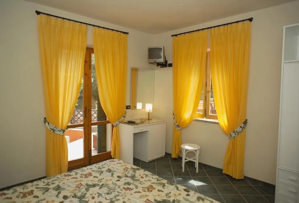 Hotel Danila Portoferraio 3*,